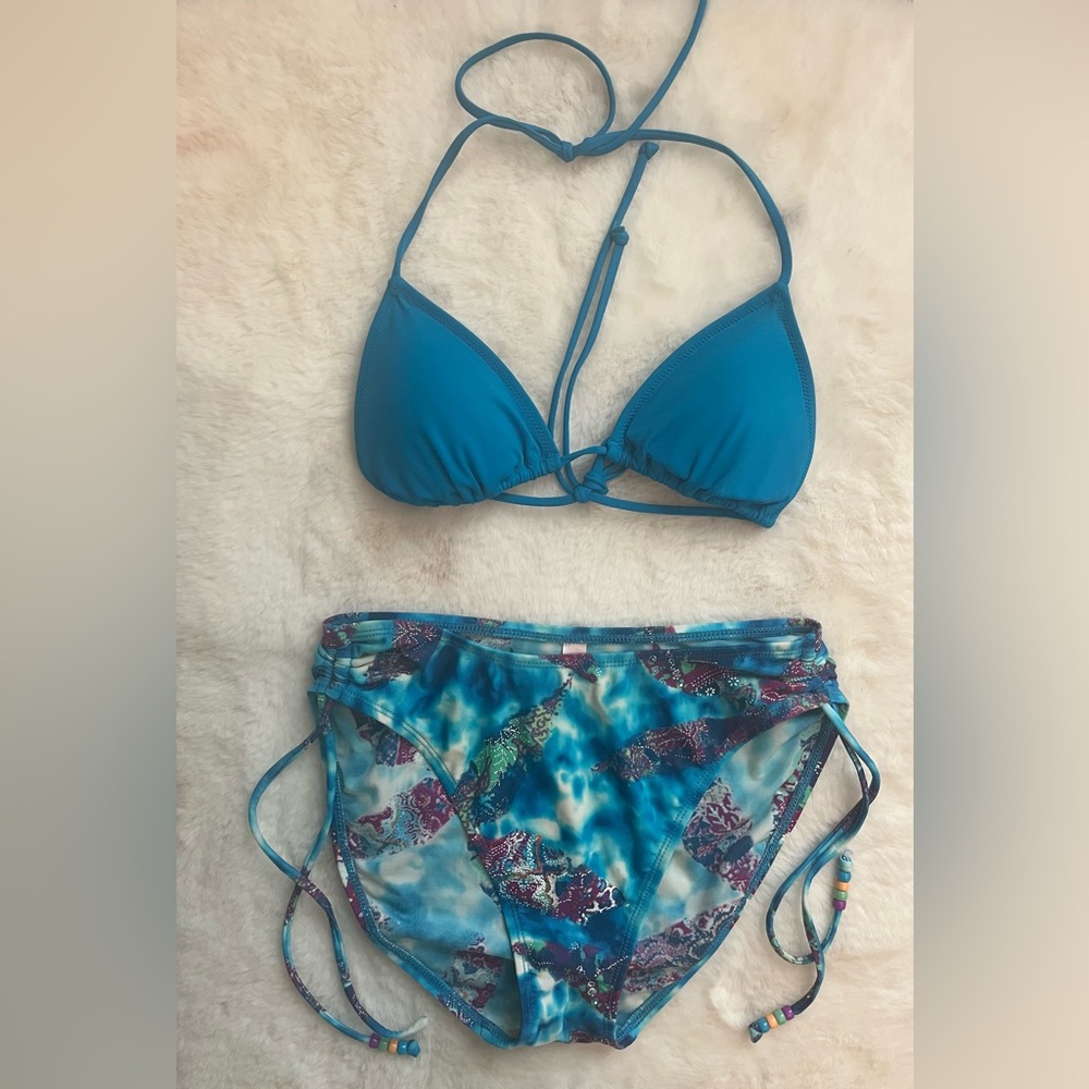 Victoria Secret 2 piece bikini blue top With Blue pattern design